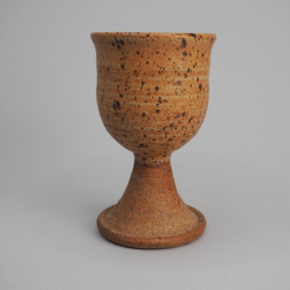 Vintage hand thrown earthenware wine goblet - Picture 5 of 8